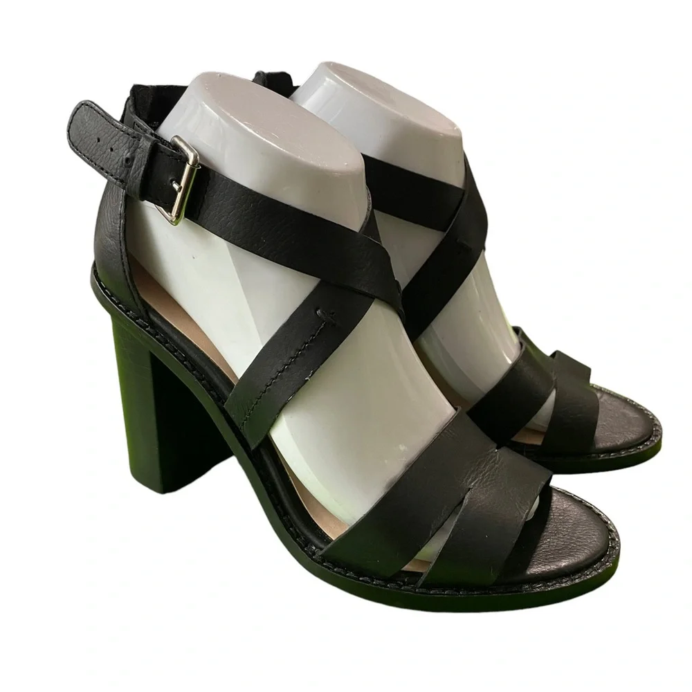 Tahari MADE heels Size 8.5